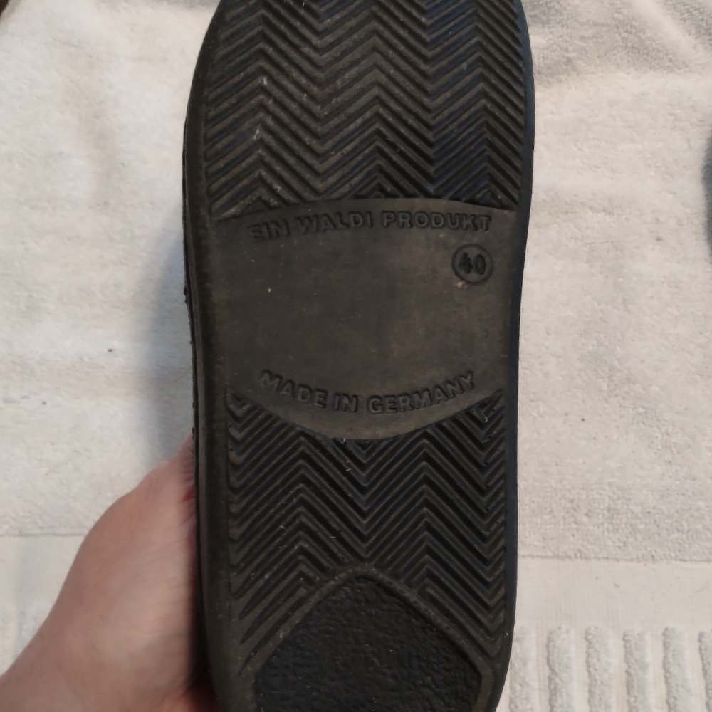 Finn Comfort Slip-on Shoes - Picture 9 of 10